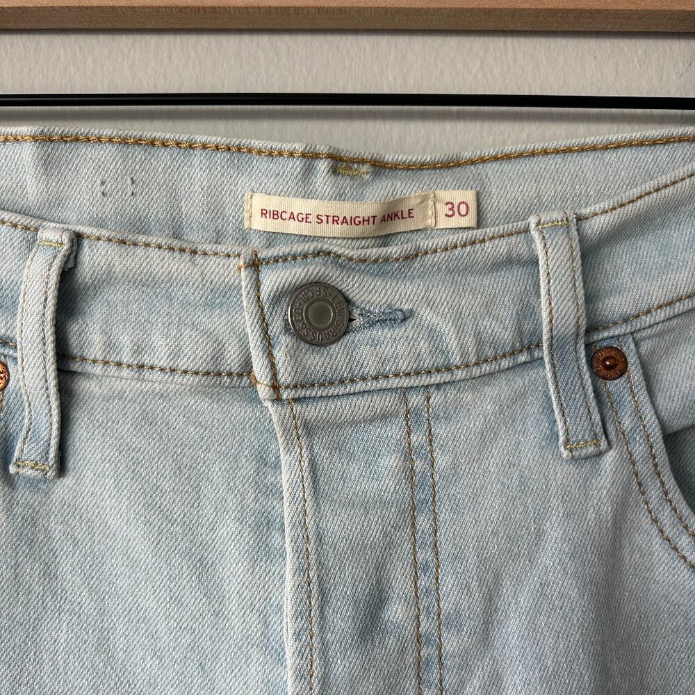 Levi’s Jeans Ribcage Straight Ankle Light Wash Denim Size 30x27 Womens High Rise - Picture 4 of 8